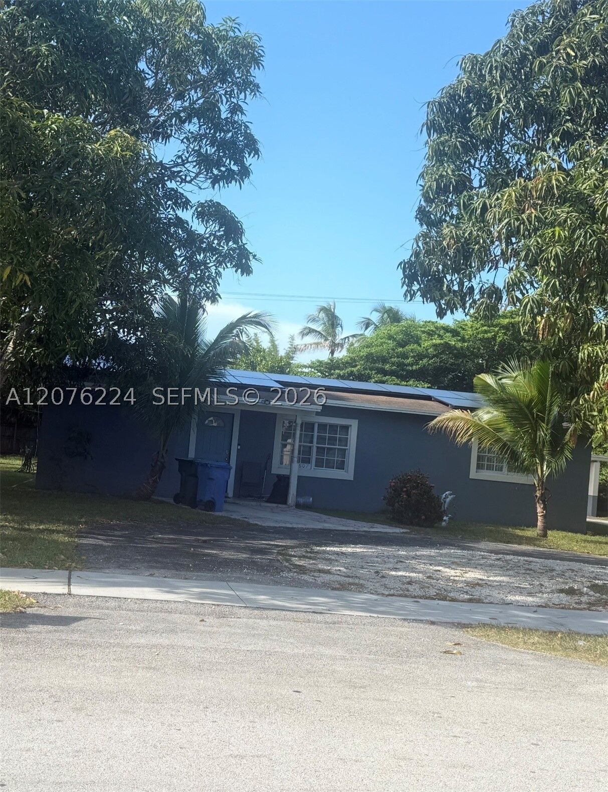 Property Photo:  607 NW 42nd St  FL 33309 