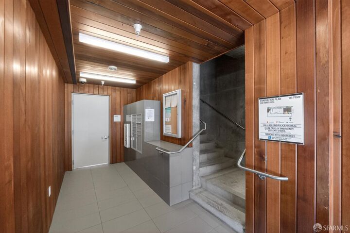 Property Photo:  570 Innes Avenue 302  CA 94124 
