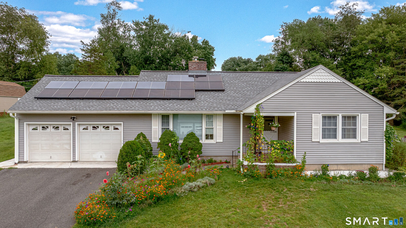 Property Photo:  4 Mohawk Drive  CT 06716 