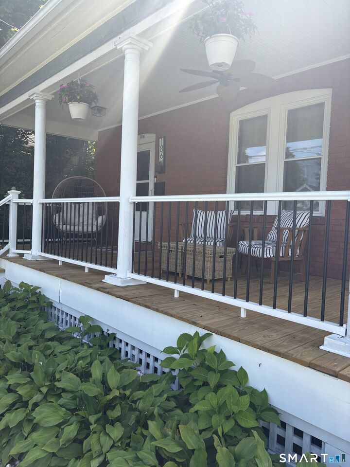Property Photo:  186 Francis Street  CT 06053 