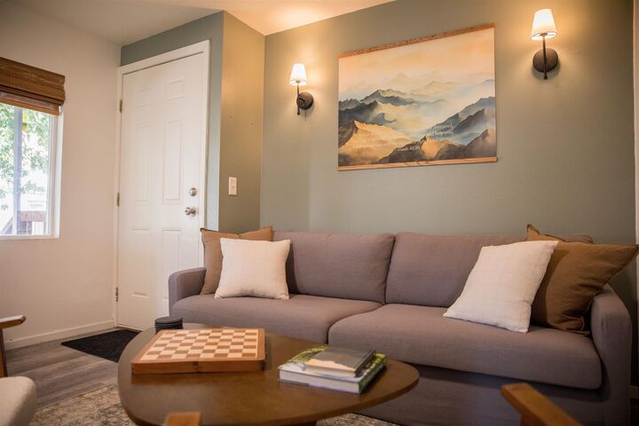 Property Photo:  818 N Elm St Unit 2  WA 99201 