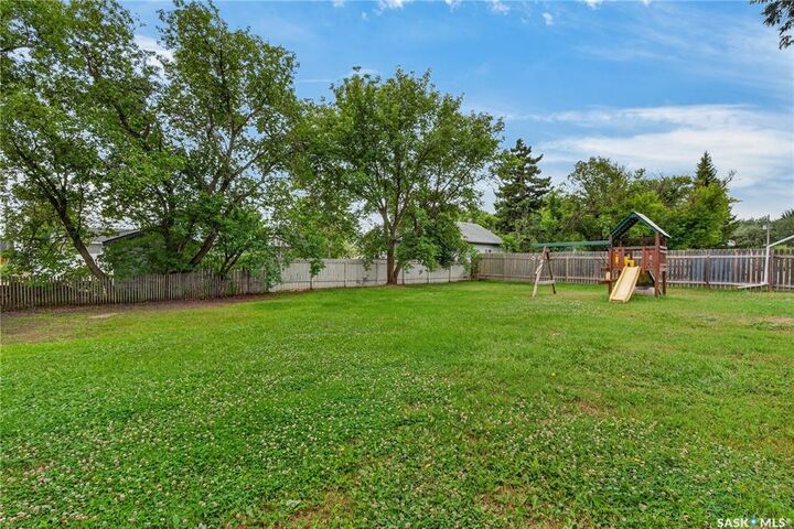 Property Photo:  114 9th Street  SK S0K 2A0 