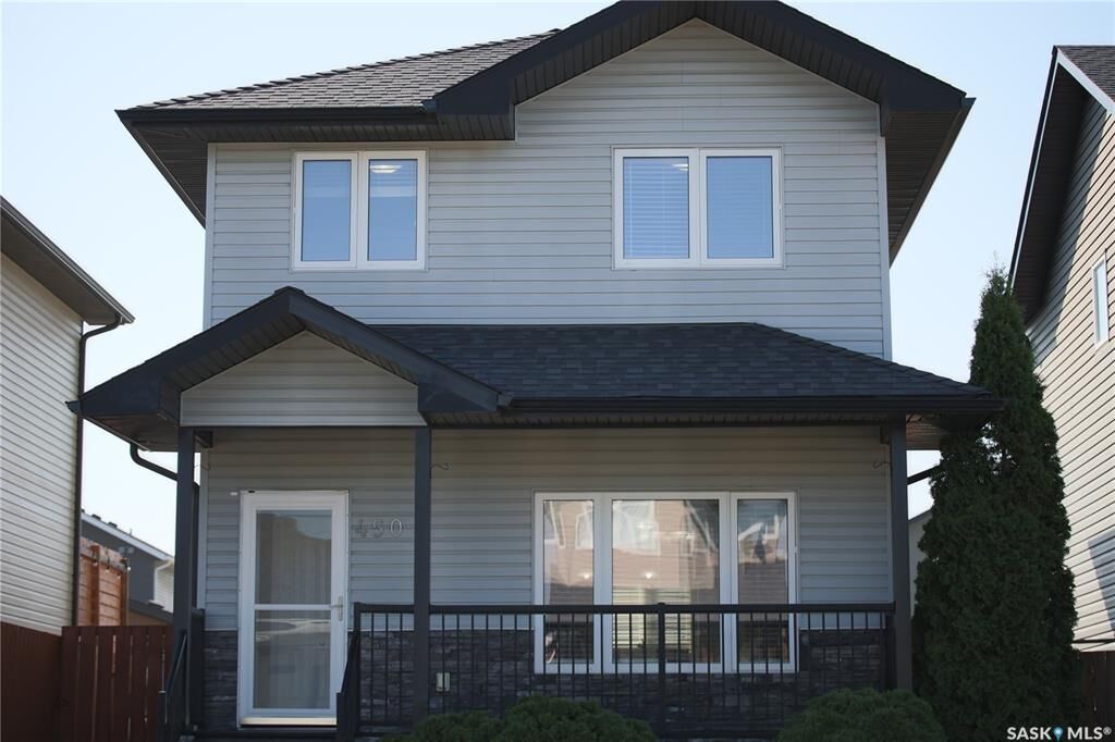 Property Photo: 450 Geary Crescent SK S7R 0E7