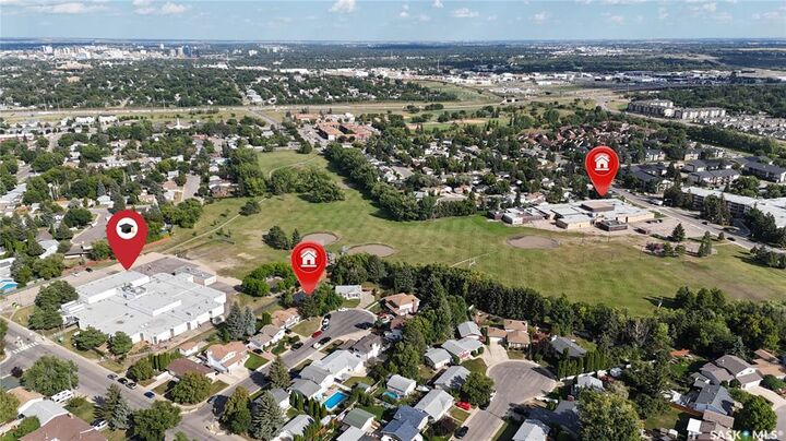 Property Photo:  19 Barr Place  SK S7M 4G1 