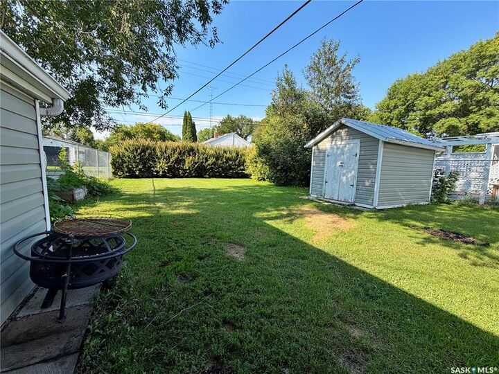 Property Photo:  1103 Windover Avenue  SK S0G 3N0 