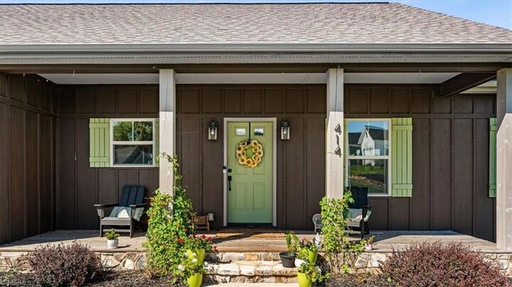 Property Photo:  414 Turtle Ridge Road  NC 28675 