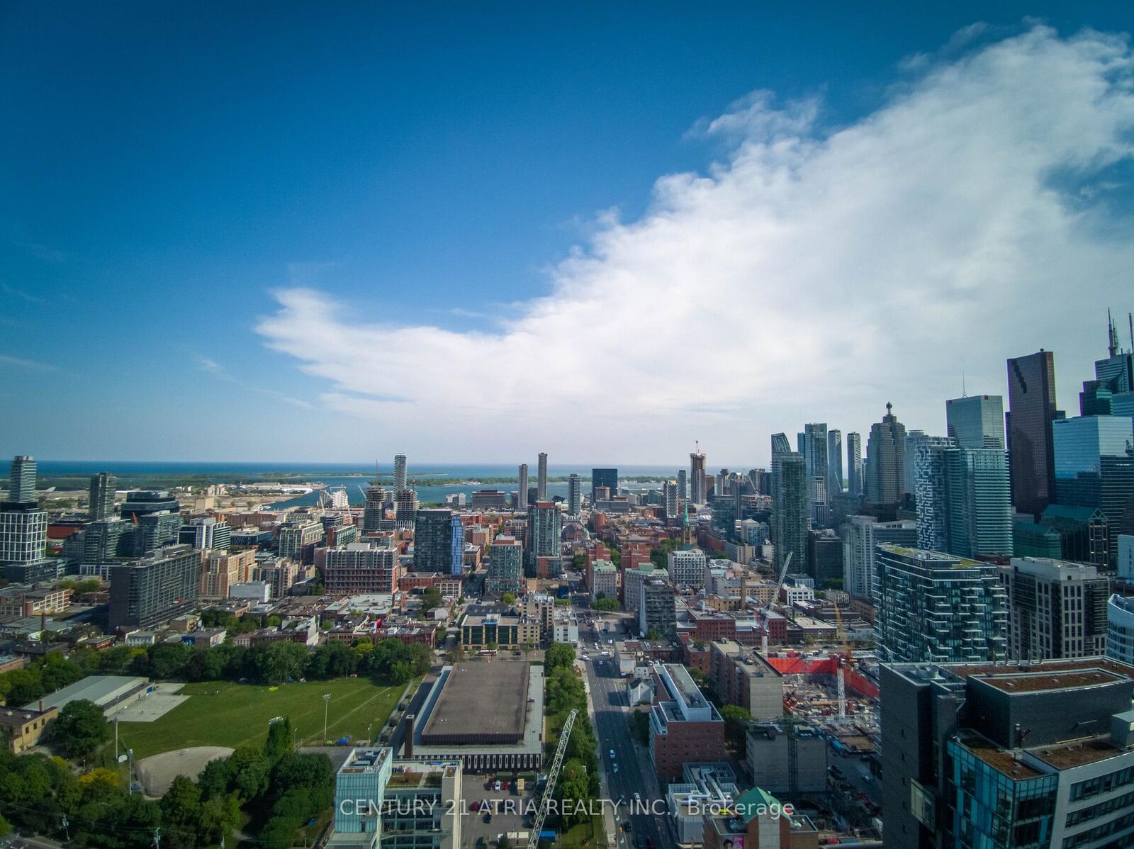 Property Photo:  181 Dundas Street E 4707  ON M5A 0N5 