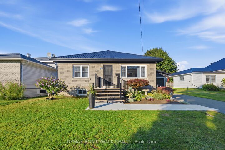 Property Photo:  762 St Lawrence Street  ON K0E 1T0 