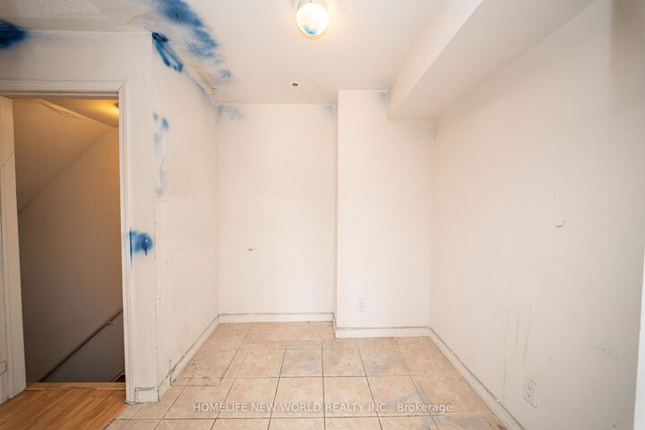 Property Photo: 102 Faithful Way 112 ON L3R 1A1