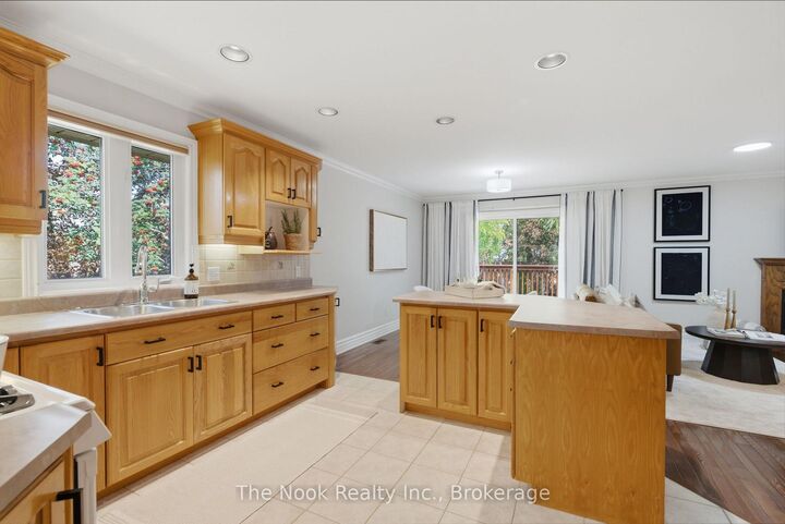 Property Photo: 53 Eakins Court ON K9V 6J9
