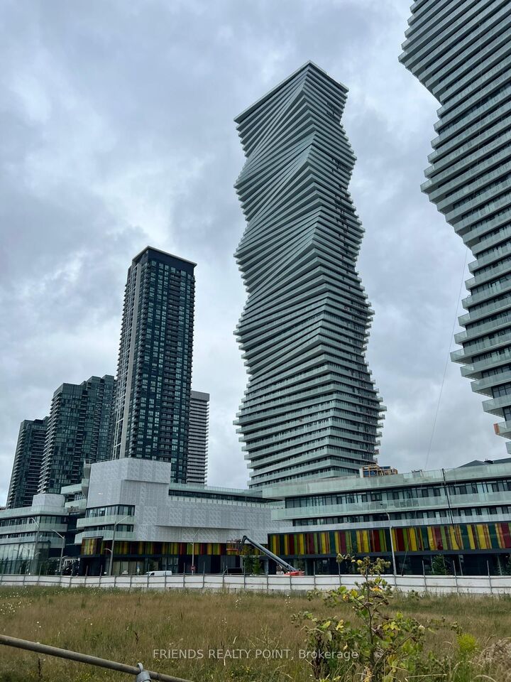 Property Photo:  3900 Confederation Parkway 3805  ON L5B 0M3 