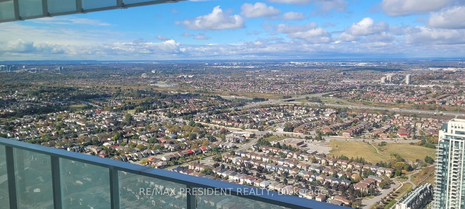 Property Photo: 3883 Quartz Road E 5310 ON L5B 0M4