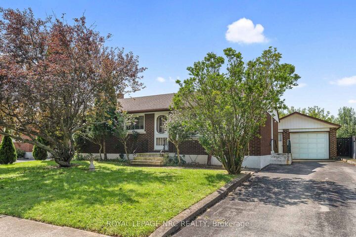 7427 Merritt Avenue — photo 1