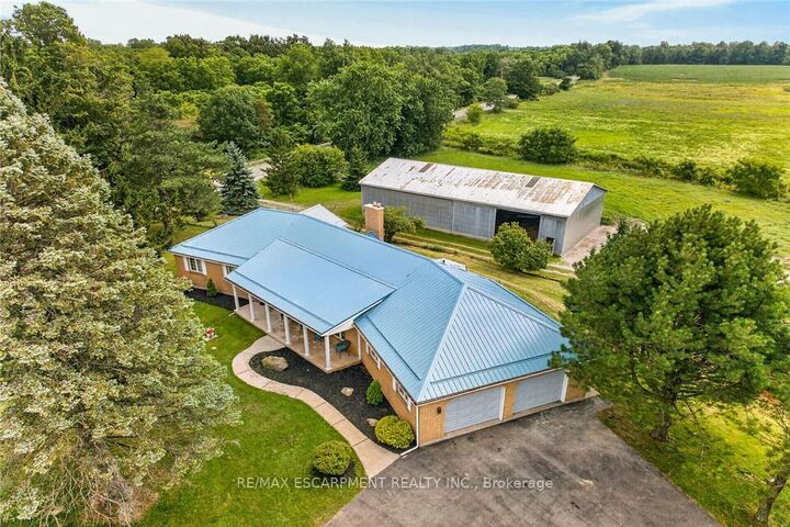 Property Photo:  7011 Dickenson Road E  ON L0R 1W0 