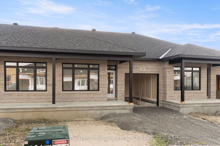 Property Photo:  1042 Turner Drive  ON K6V 0G8 
