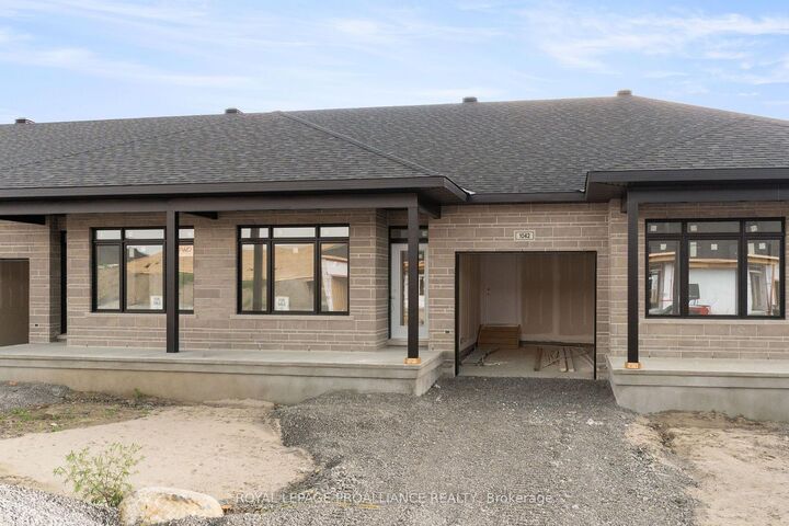 Property Photo: 1042 Turner Drive ON K6V 0G8