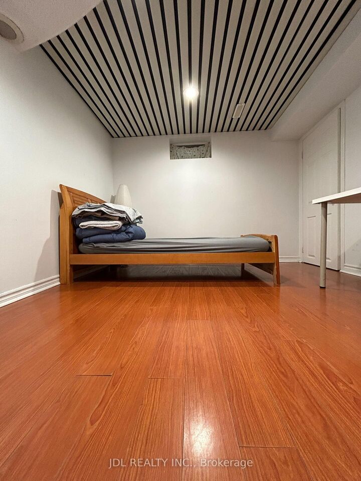 Property Photo: 44 Glencoyne Cres Crescent Two-Bedroom Bsmt ON M1W 2Z2