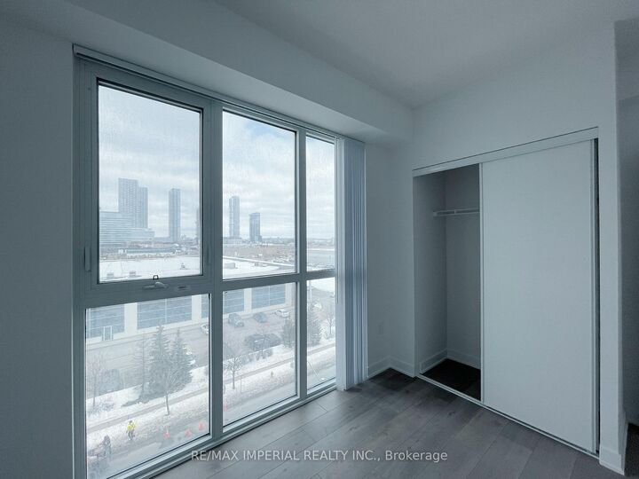 Property Photo:  38 Honeycrisp Crescent 616  ON L4K 0M7 