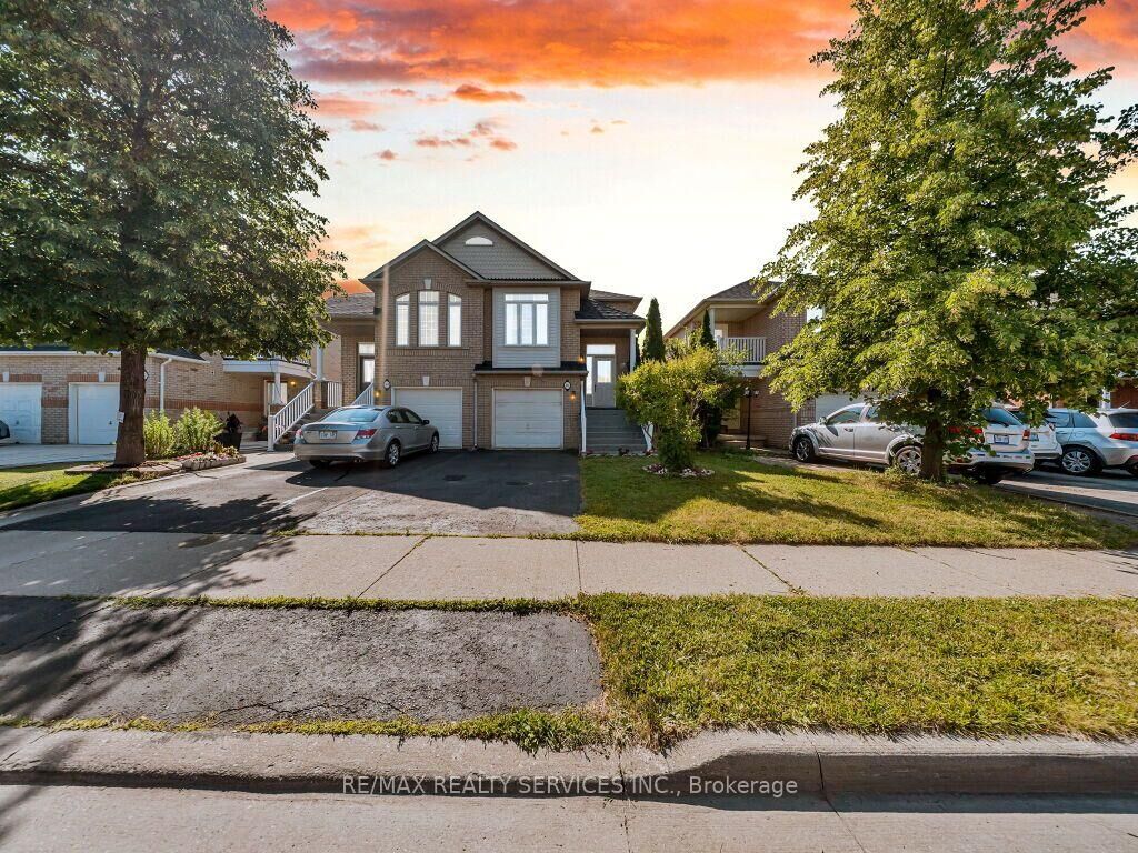 Property Photo: 101 River Rock Crescent ON L7A 2W4