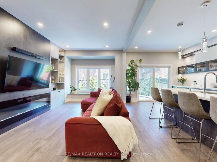 Property Photo: 115 Bentoak Crescent ON L4J 8S8