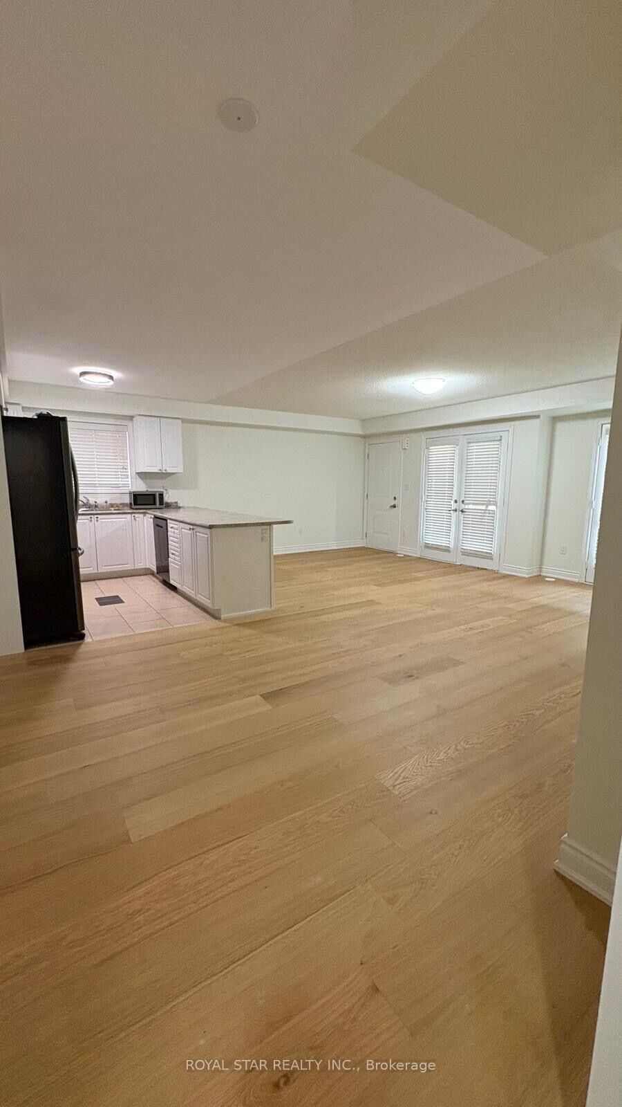Property Photo: 200 Veterans Drive S 31 ON L7A 4S6