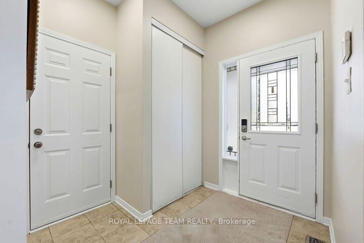 Property Photo:  195 Harbour View Street  ON K2G 7B2 