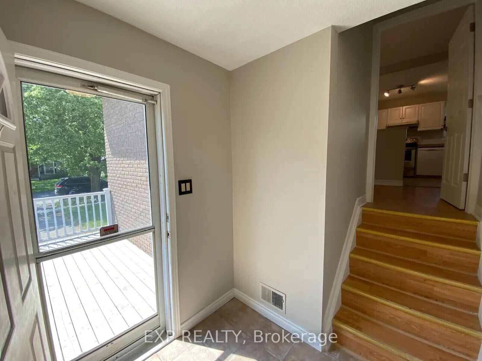 Property Photo:  92 Leaside Drive  ON L3C 6B2 