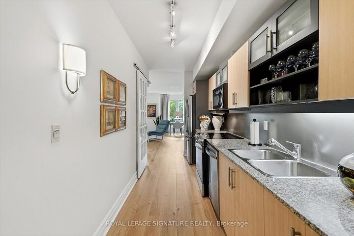 Property Photo:  350 Wellington Street W M07  ON M5V 3W9 