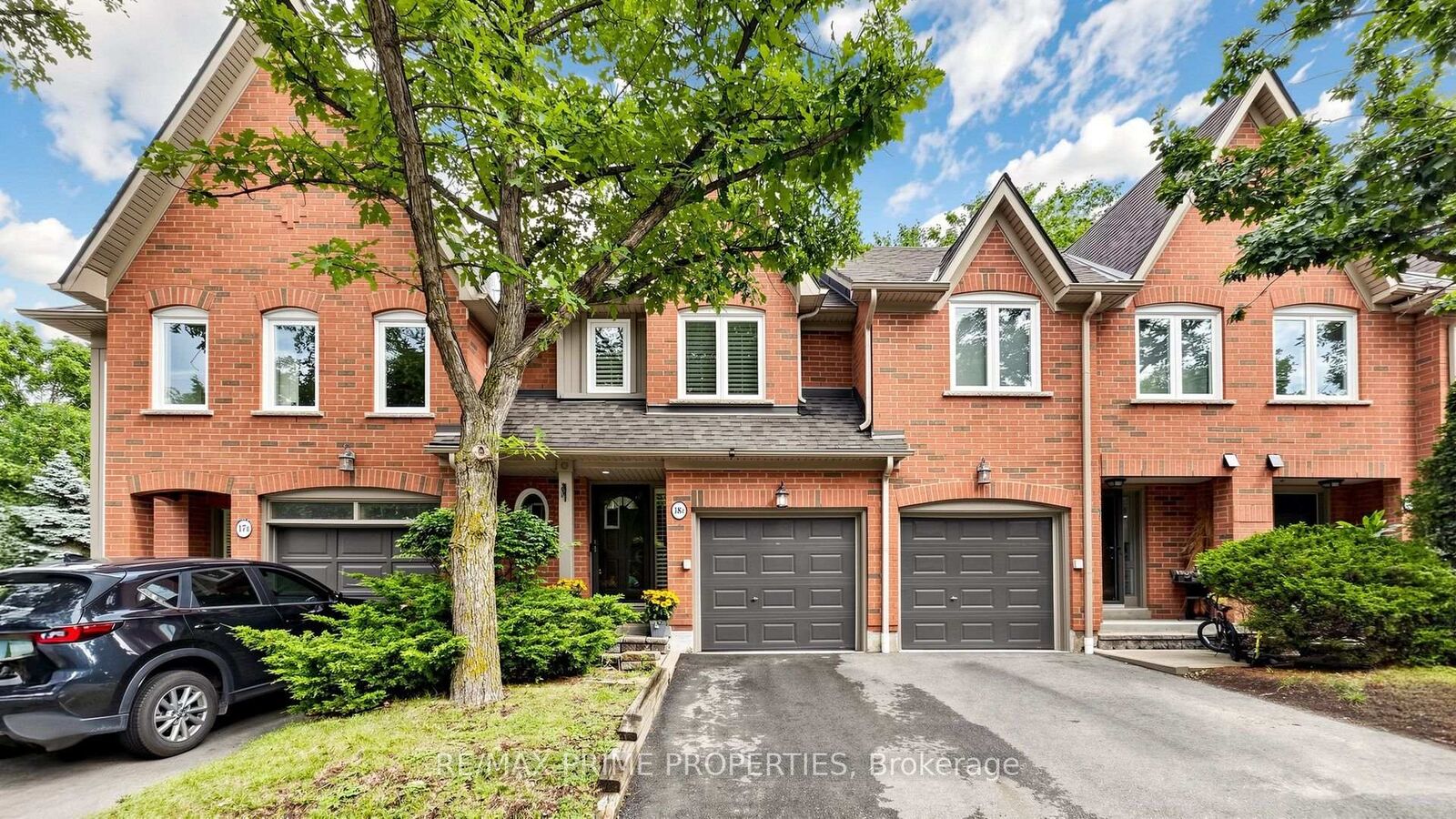 Property Photo:  1084 Queen Street W 18B  ON L5H 4K4 