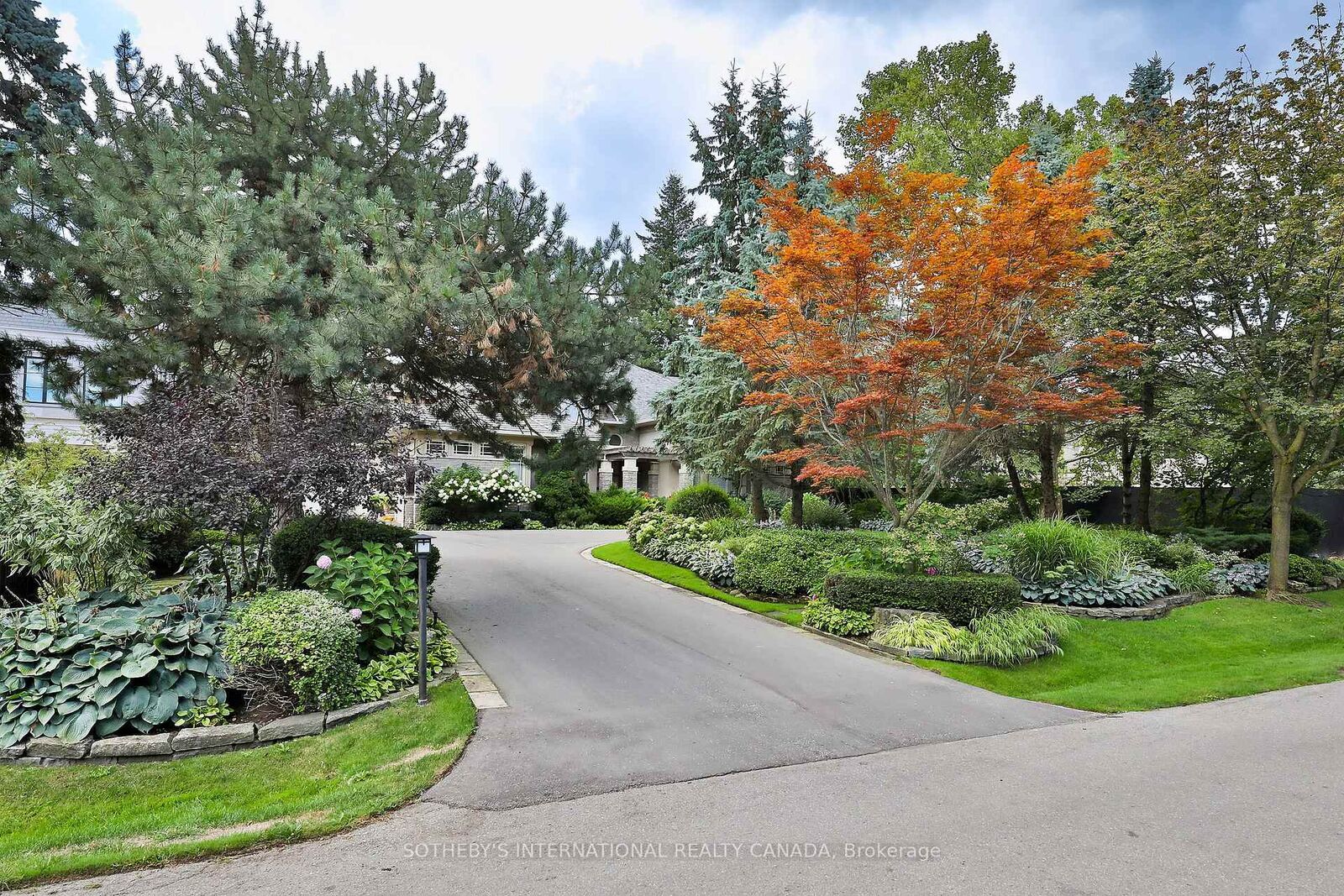 Property Photo:  23 Country Lane  ON M2L 1E1 