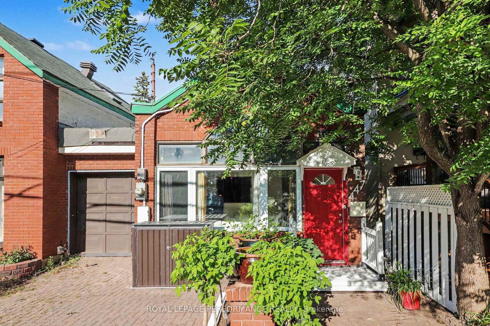 Property Photo:  447 Hilson Avenue  ON K1Z 6C2 