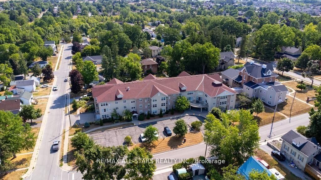 Property Photo:  8 Huron Street 106  ON K9V 6K3 