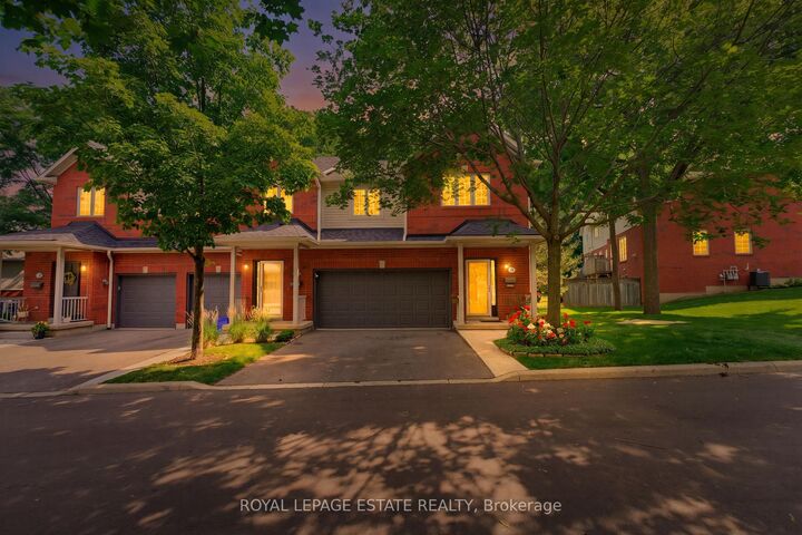 Property Photo: 120 Beddoe Drive 20 ON L8P 4Z4