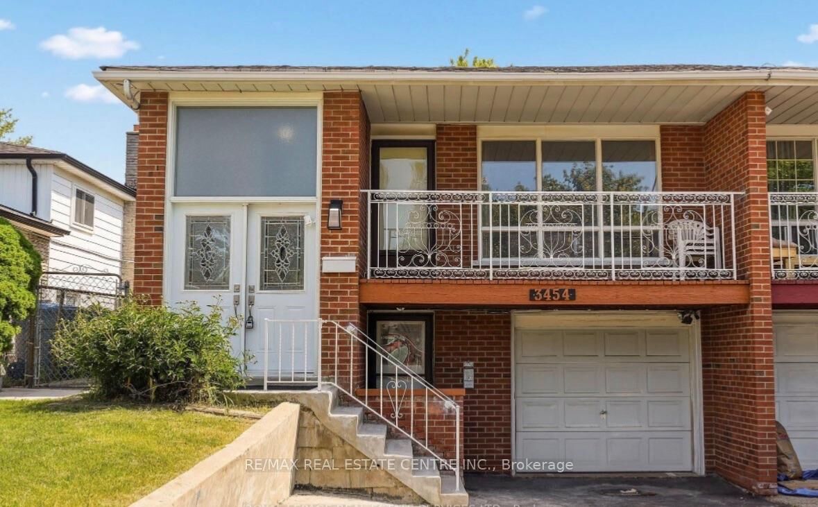 Property Photo:  3454 Oakglade Crescent Lower Level  ON L5C 1X5 