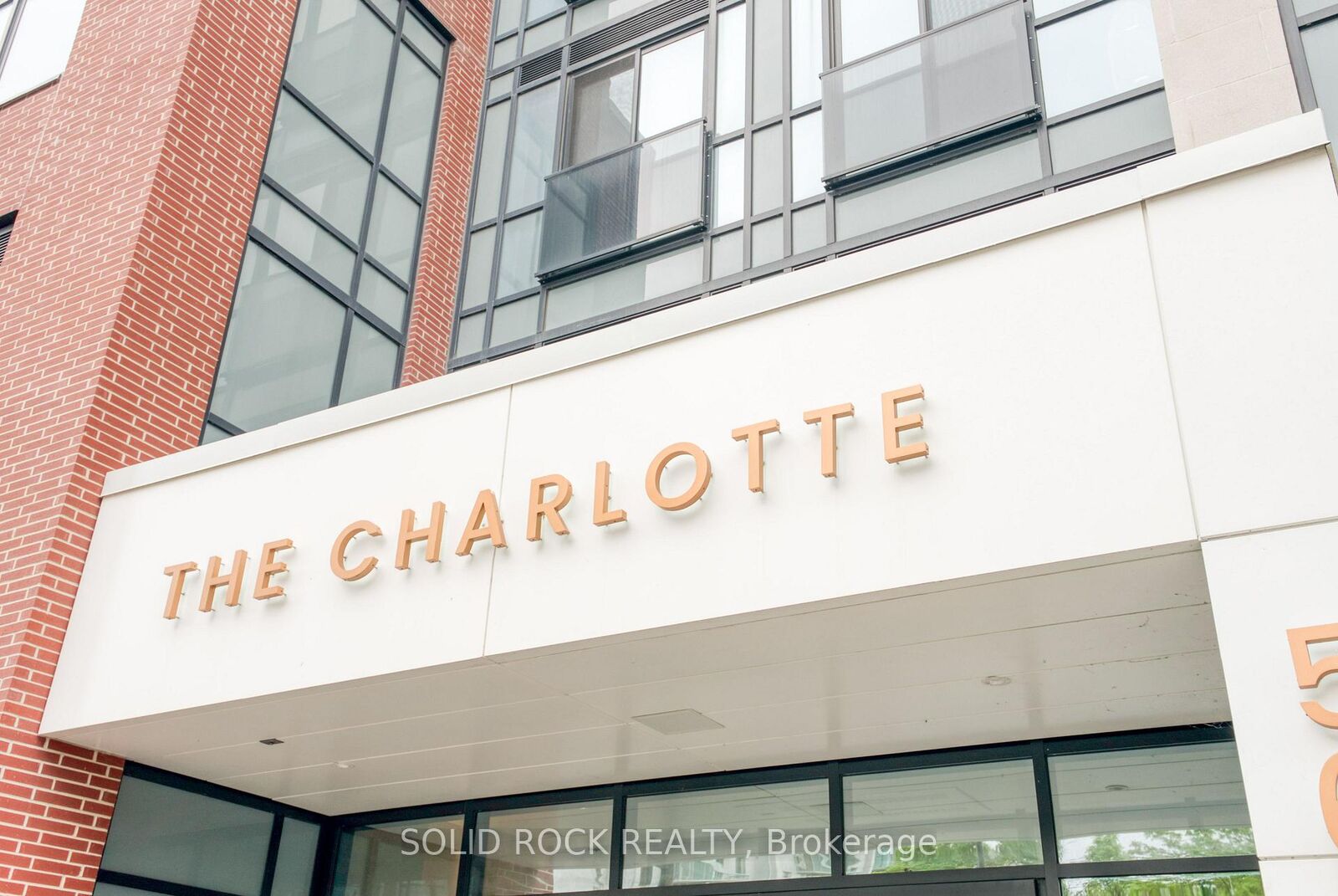 Property Photo:  560 Rideau Street 306  ON K1N 5Z8 