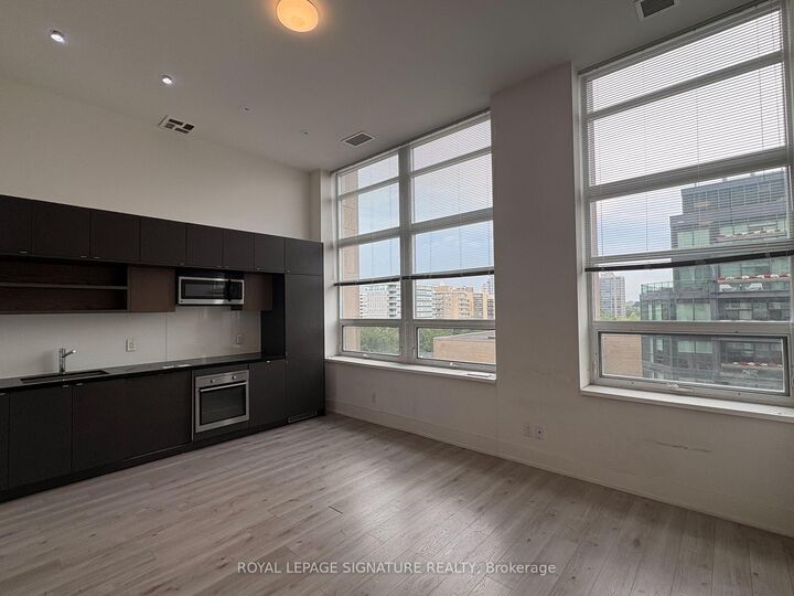 Property Photo: 111 St Clair Avenue W 802 ON M4V 1N5