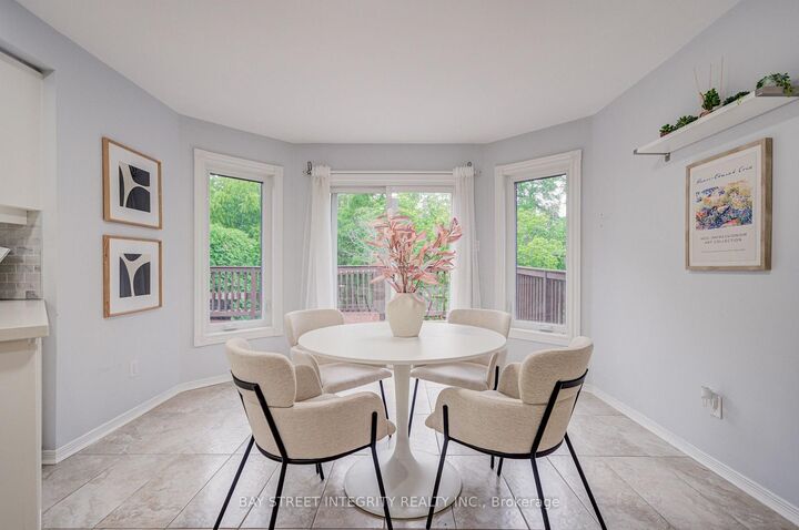 Property Photo: 753 College Manor Drive ON L3Y 8G6