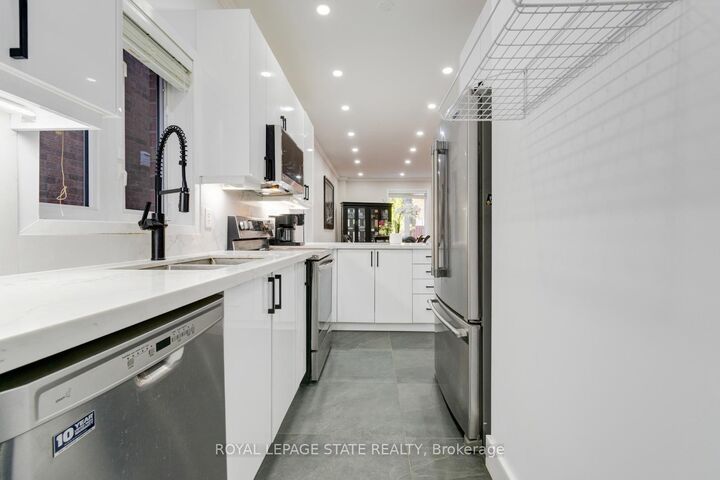 33 Panorama Way — photo 1