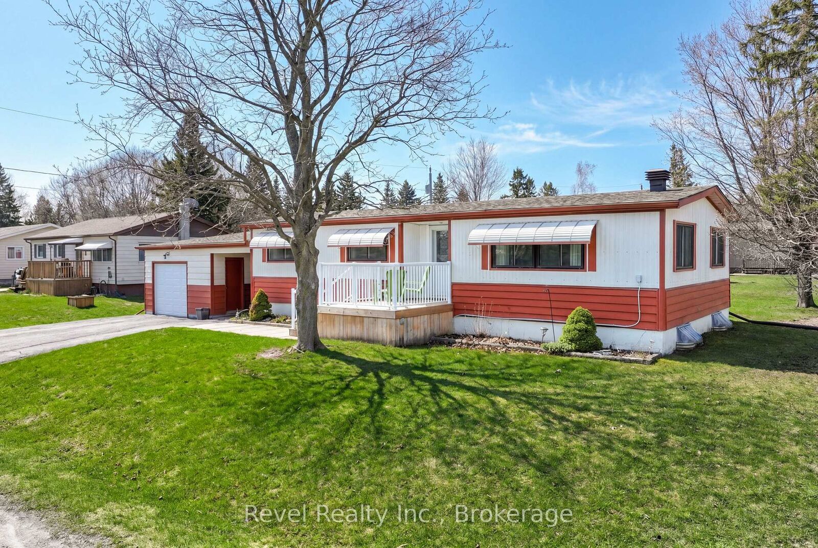 Property Photo: 7 Macal Drive ON K9V 0H5