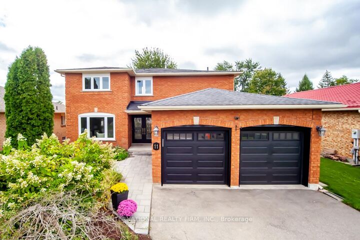 Property Photo:  11 Coates Crescent Lower  ON L4E 2M3 