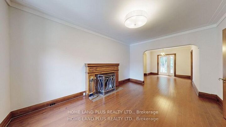 Property Photo:  97 Deloraine Avenue  ON M5M 2B1 