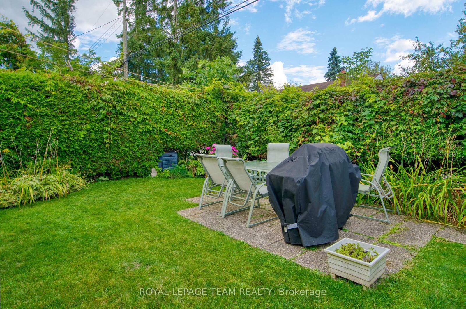 Property Photo:  1072 Aldea Avenue  ON K1H 8B9 