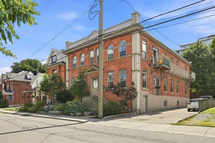 Property Photo: 54 Alanson Street 202 ON L8N 1W5