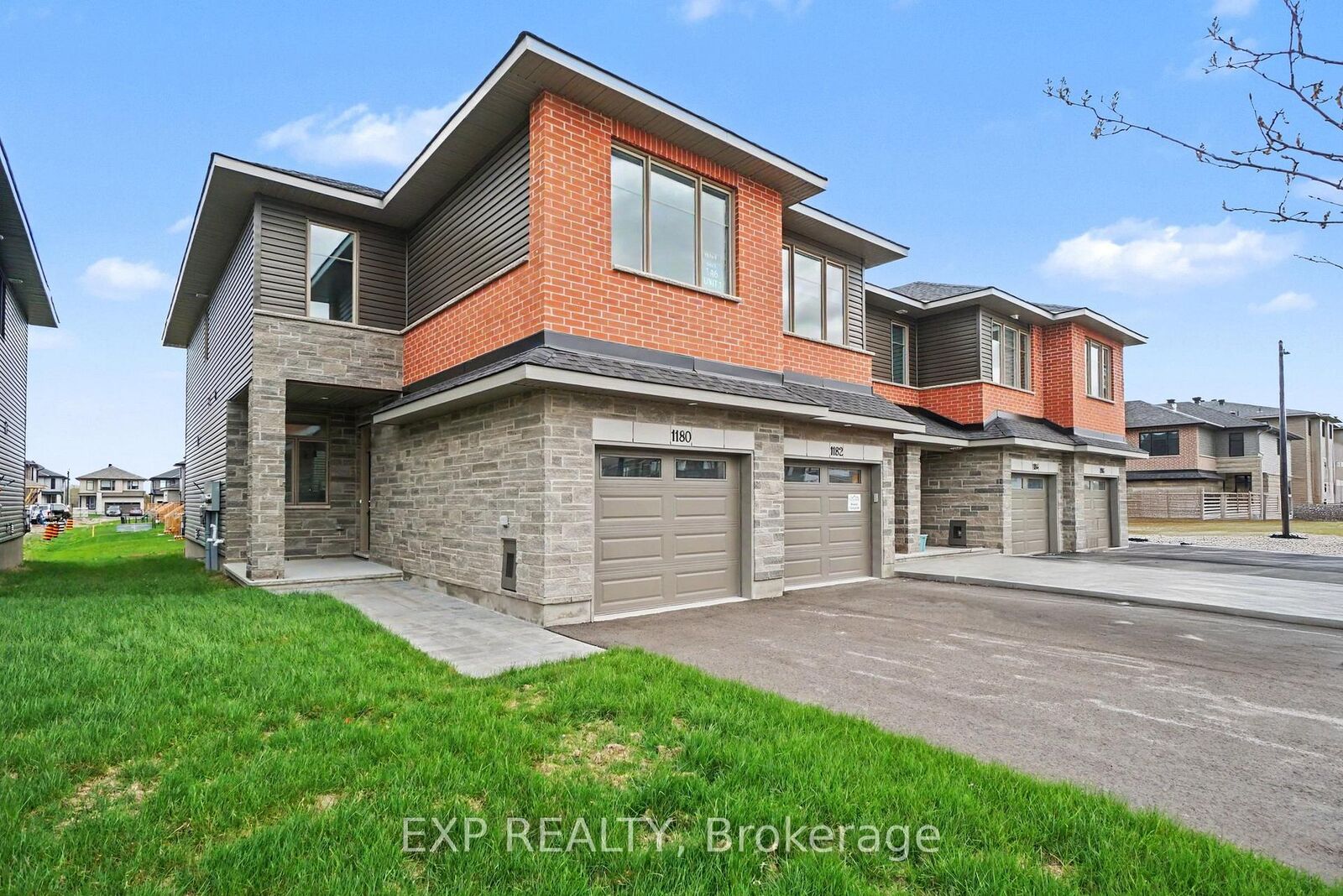 Property Photo: 1180 Cope Drive ON K2S 3C4