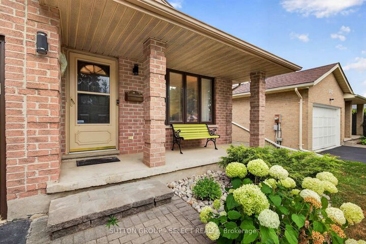 Property Photo: 1769 Jalna Boulevard ON N6E 3S5