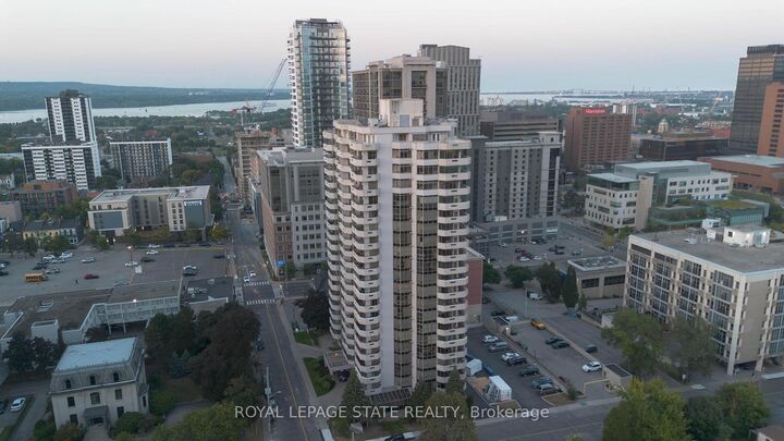 Property Photo:  67 Caroline Street S 17C  ON L8P 3K6 