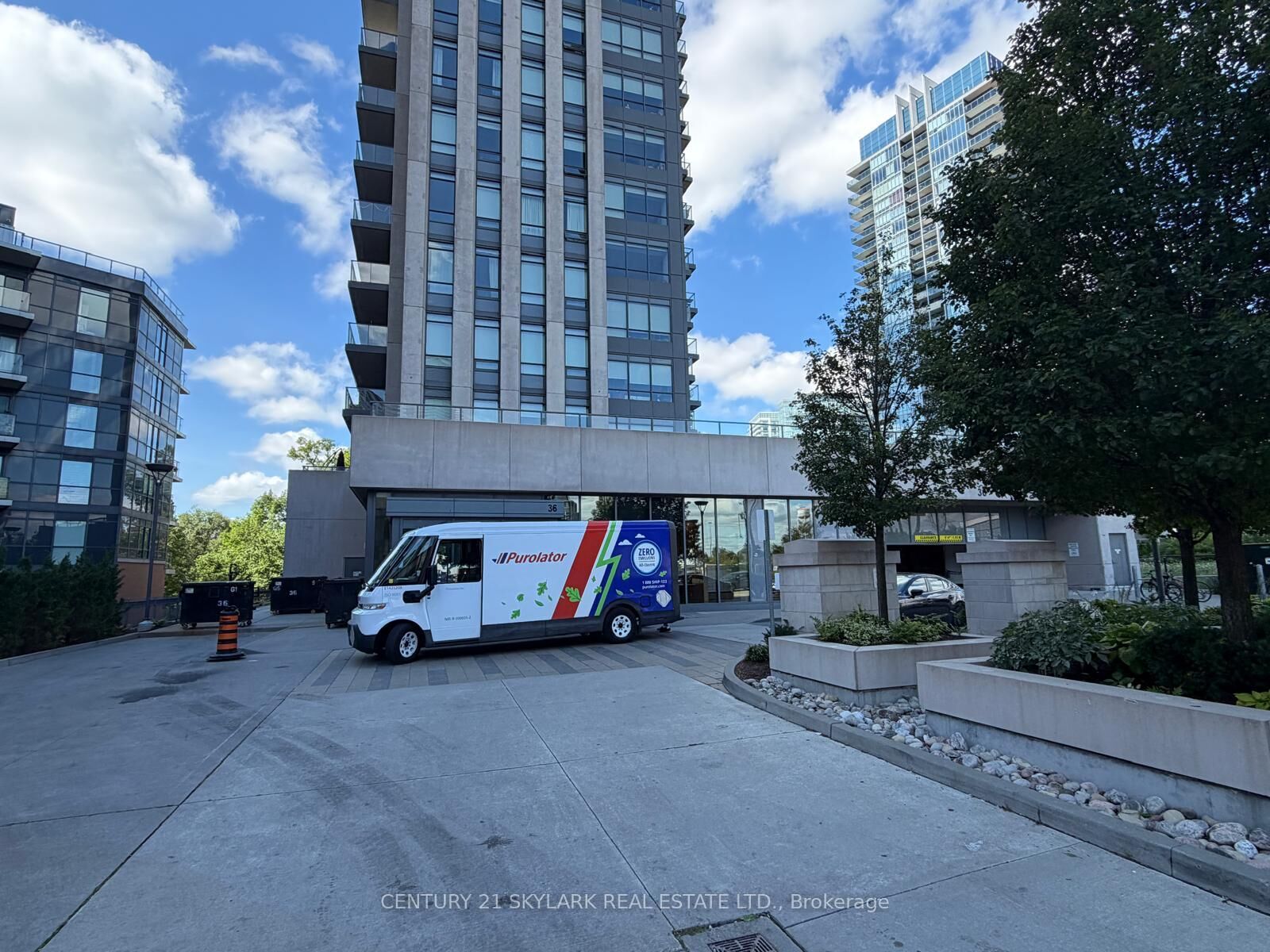 Property Photo:  36 Parklawn Road 1510  ON M8Y 3H8 