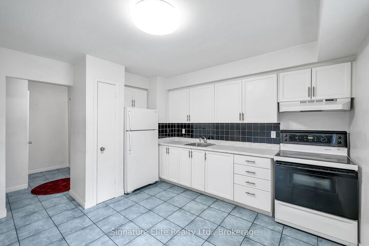 Property Photo:  730 Cedar Street 7  ON L1H 4M7 