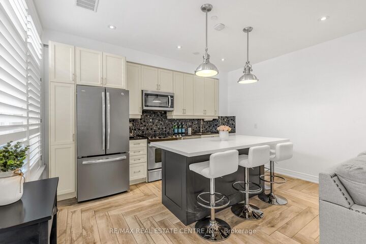 Property Photo: 701 Sheppard Avenue W 113 ON M3H 0B2