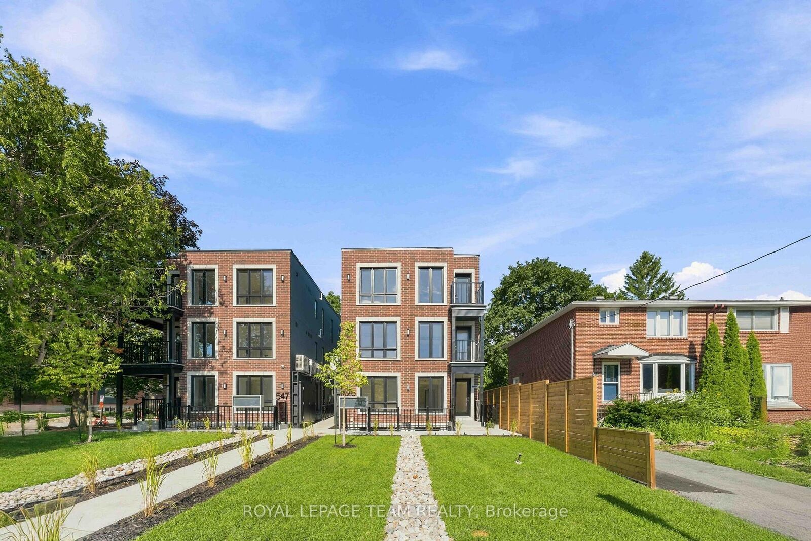 Property Photo: 549 Melbourne Avenue 4 ON K2A 1W7